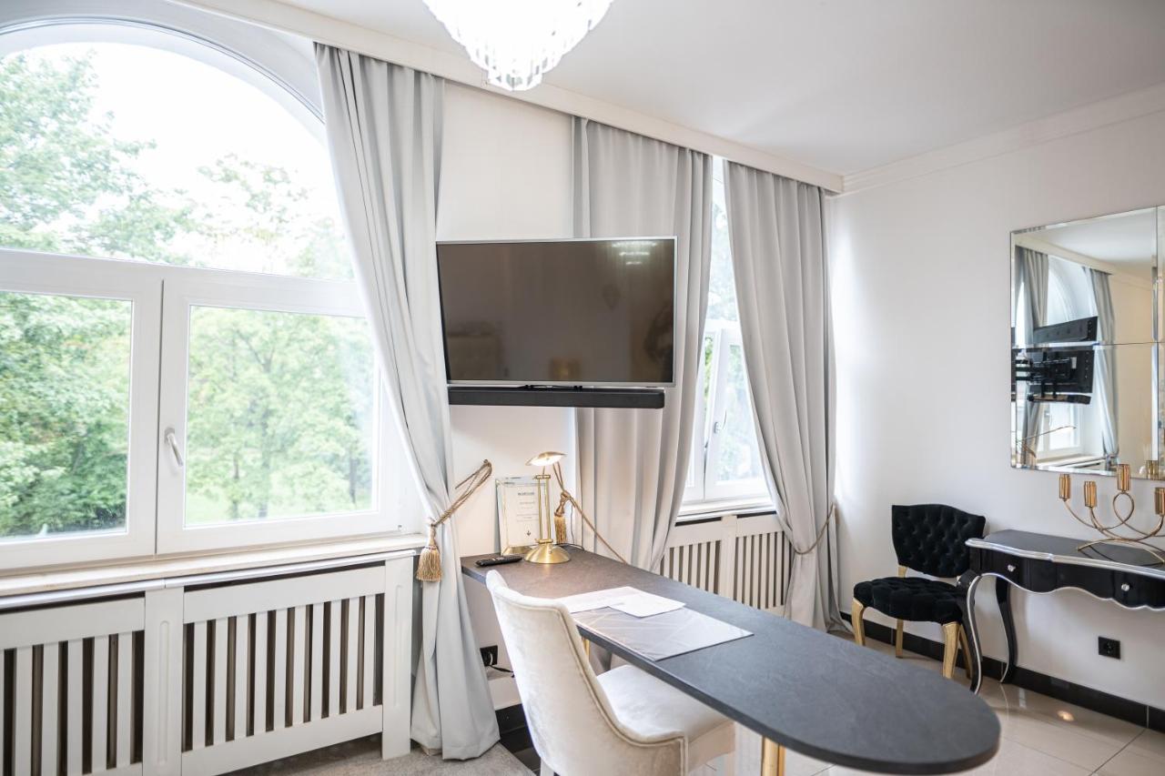 Villa Bowdy Niederzier Exteriör bild