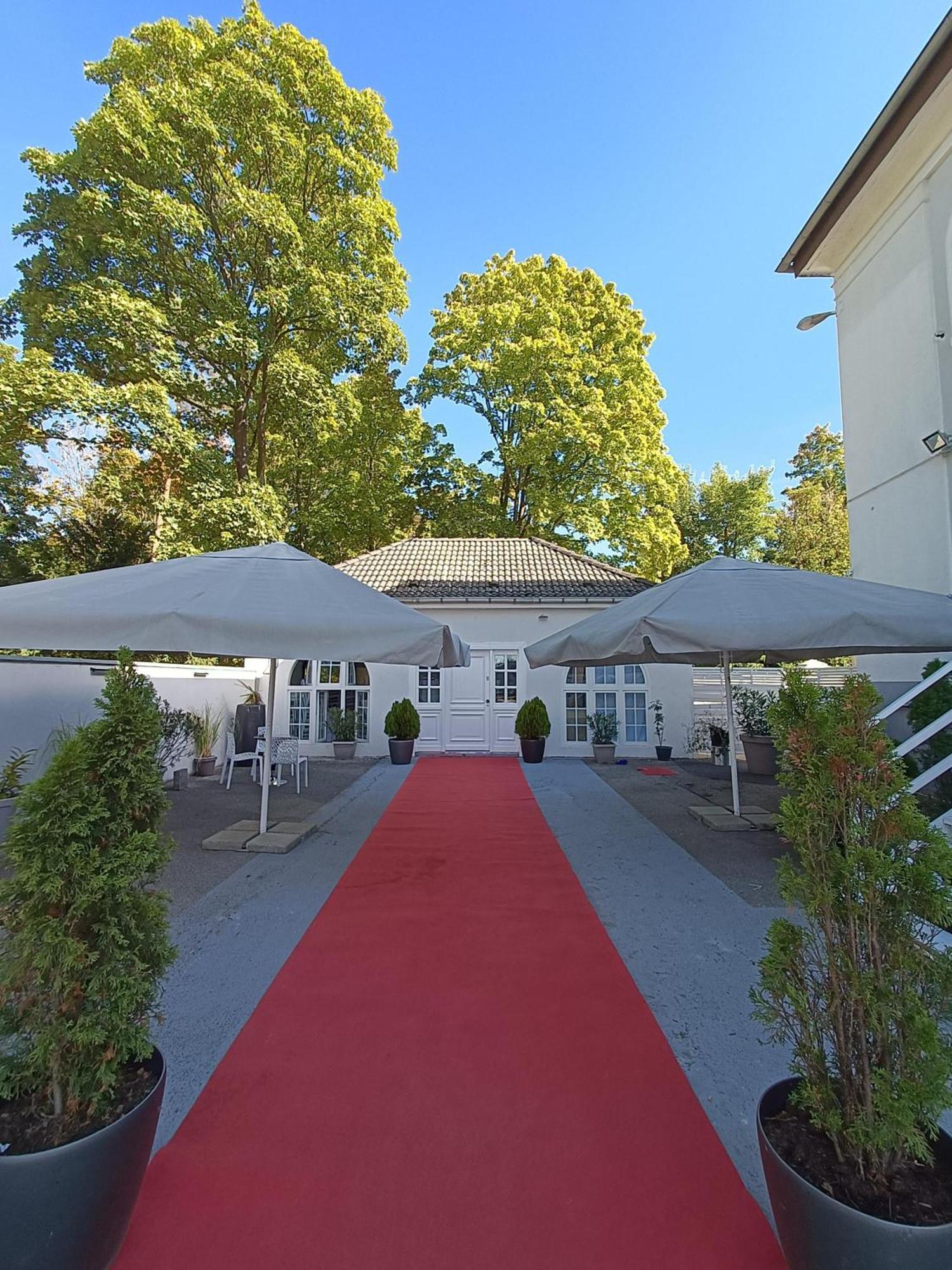 Villa Bowdy Niederzier Exteriör bild